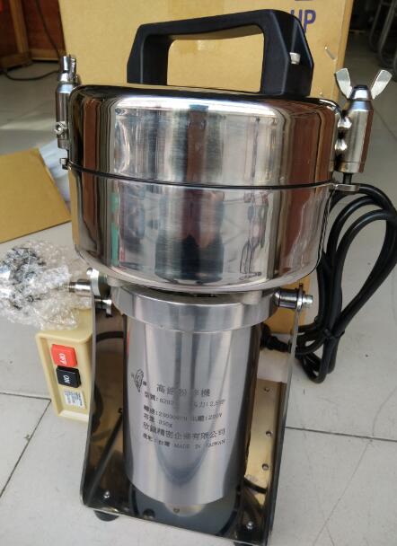 賽優(yōu)牧業(yè)實驗室飼料化驗采用中國臺灣欣鎮(zhèn)6202粉碎機(jī)！